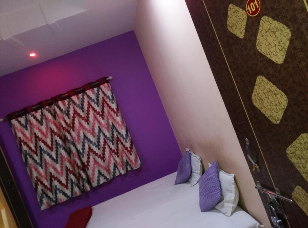 Hotel Atithi Satkar Akola エクステリア 写真